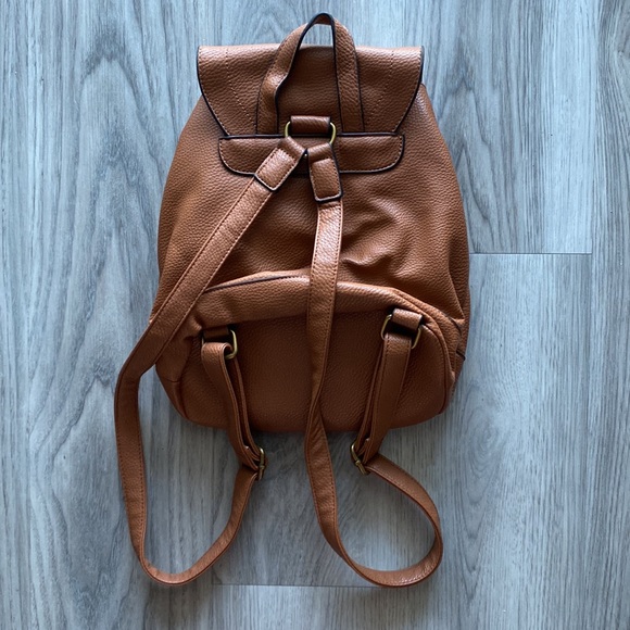 G.H. Bass & Co. Backpack - Picture 4 of 4